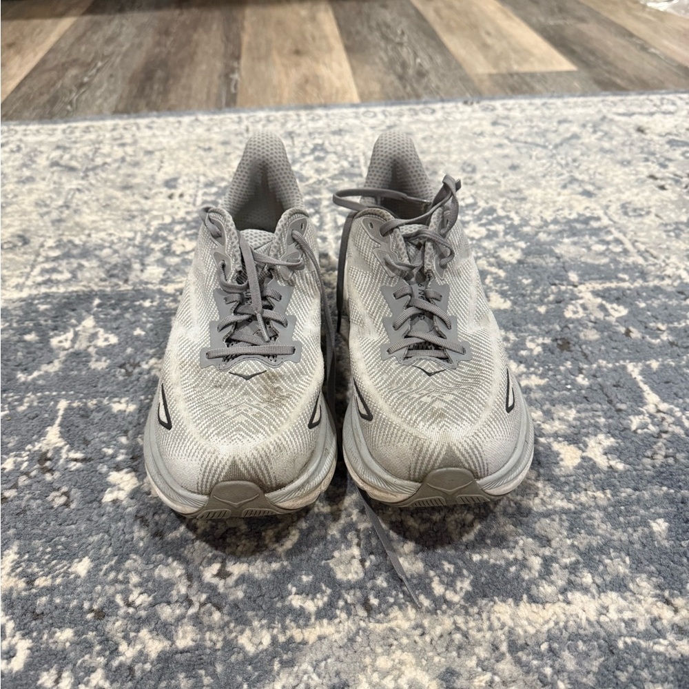 Hoka Clifton 9